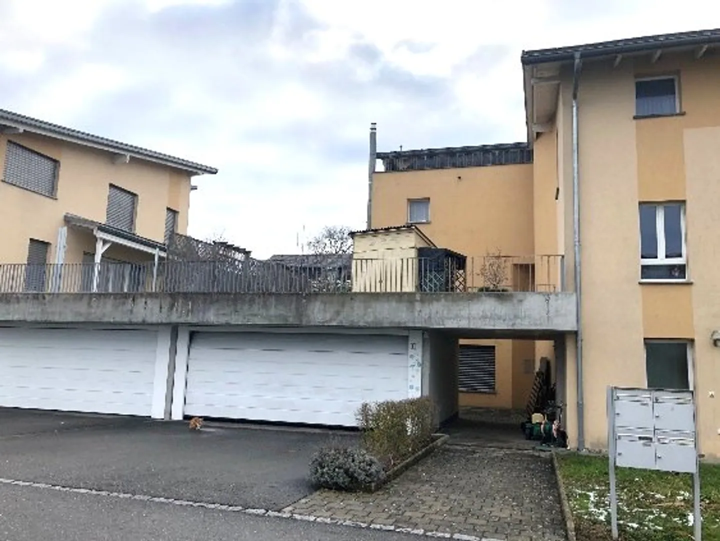 6,5-Zimmer-Haus mit Doppelgarage - Foto 4 von 4