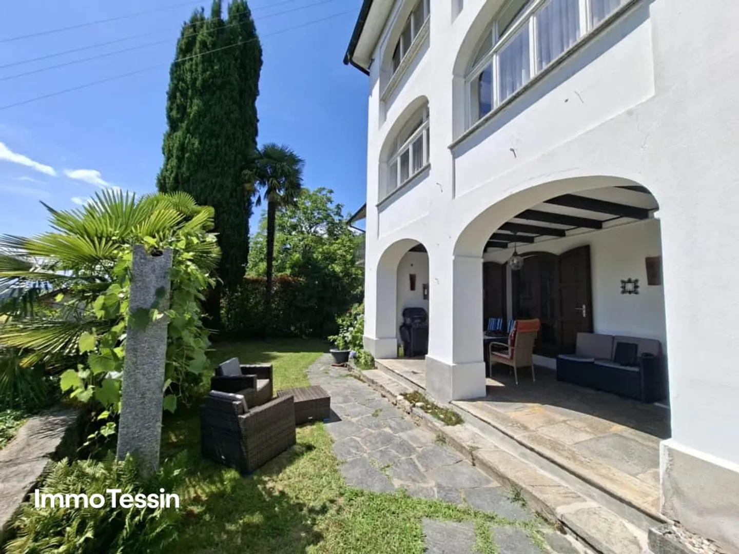 OPPORTUNITY: Unique property on over 15,000 m² of land in absolute tranquility with pool and breathtaking views into the Ticino Malcantone - Photo 7 of 13