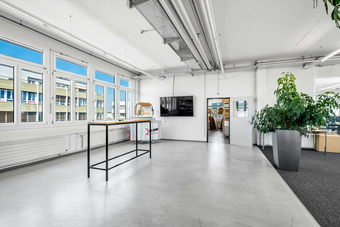 Bureau ou espace commercial à partir de 350 m² dans la zone Althard - Photo 2 sur 7