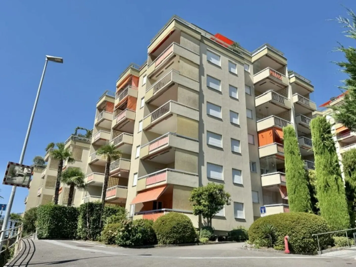 Bright Apartment with Lake View - Photo 1 of 10