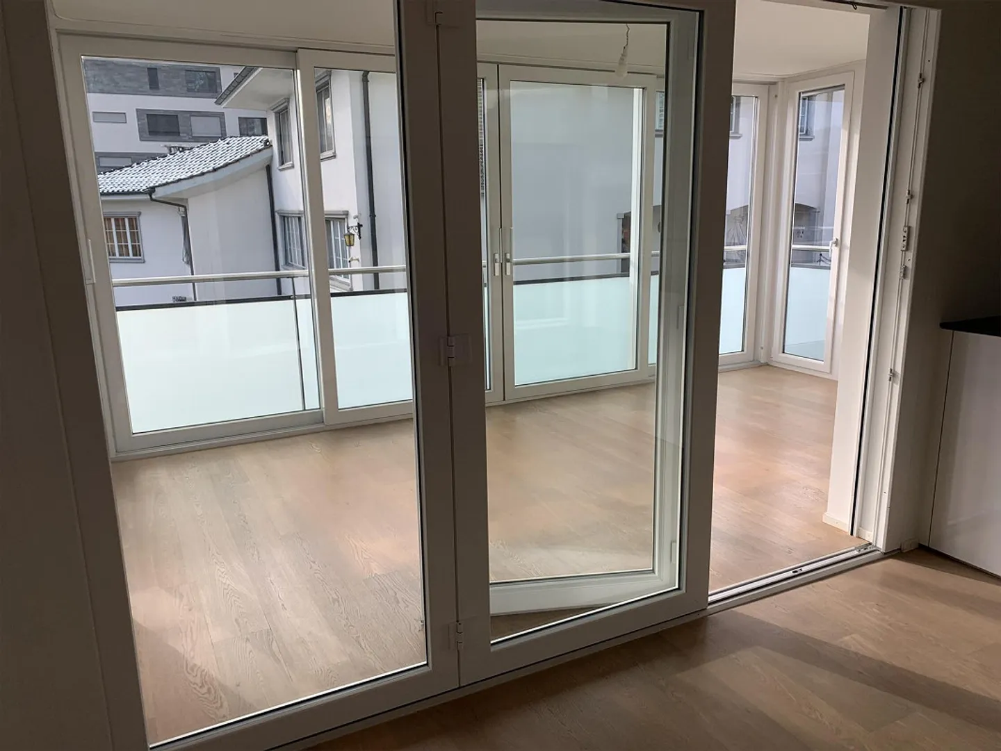 Modern 4.5 Room Apartment - Photo 3 of 7