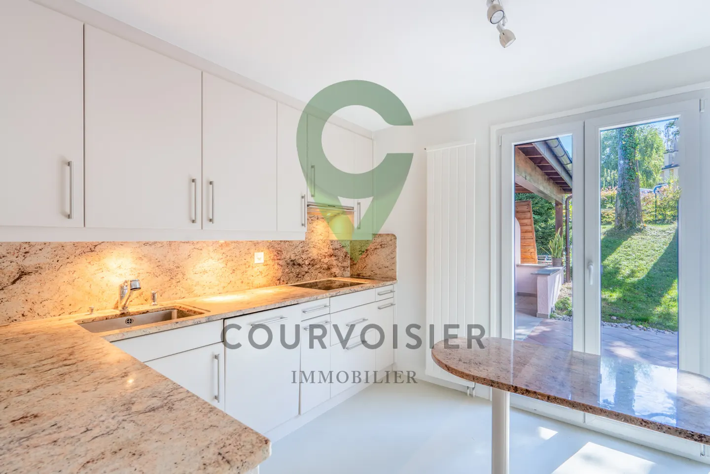 Magnificent renovated gable triplex with garden and pool - Photo 5 of 13