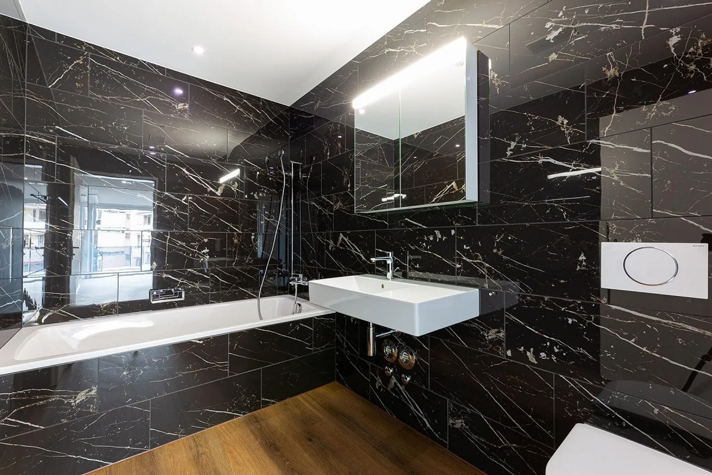 Vivere nel giardino del lago - Foto 9 di 12