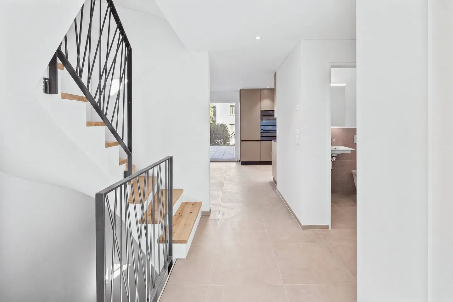 Ein Neubau-Einfamilienhaus, das Geschichte und Zukunft vereint - Photo 8 of 12