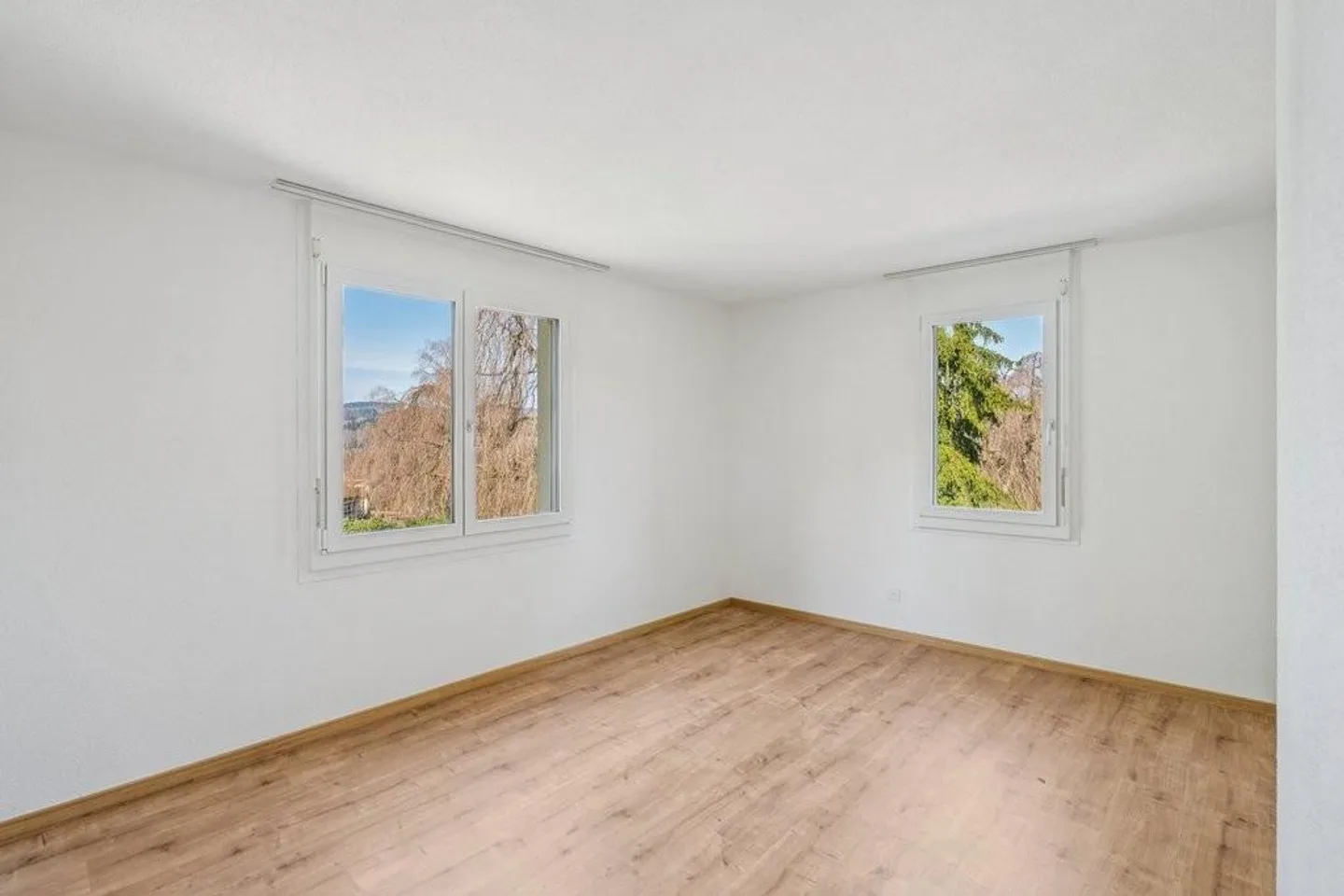 Charmante appartement de 4,5 pièces avec balcon et cheminée - Photo 7 sur 10