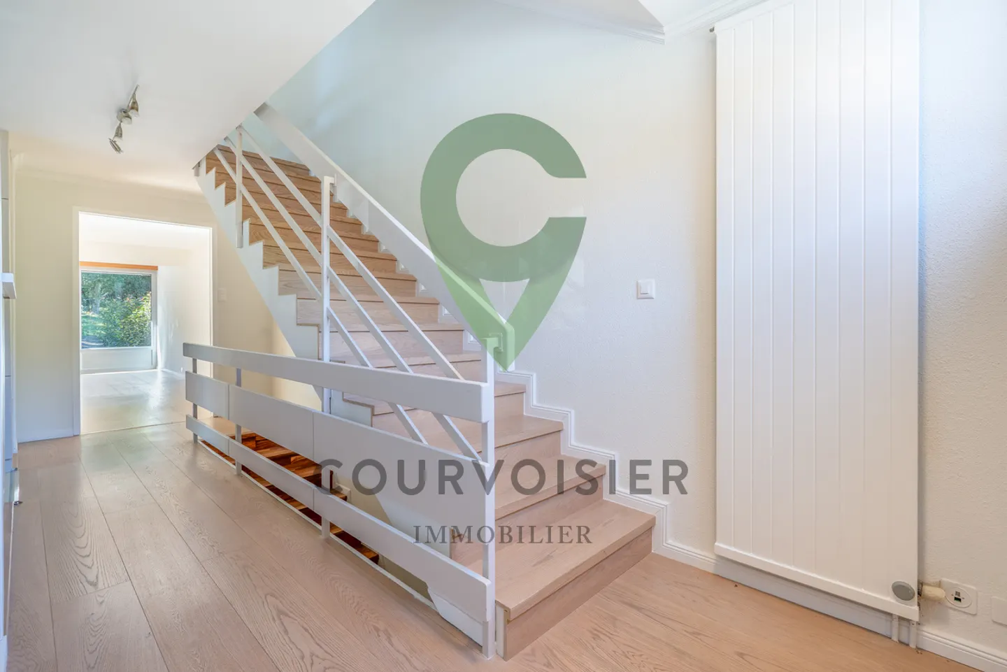 Magnificent renovated gable triplex with garden and pool - Photo 13 of 13
