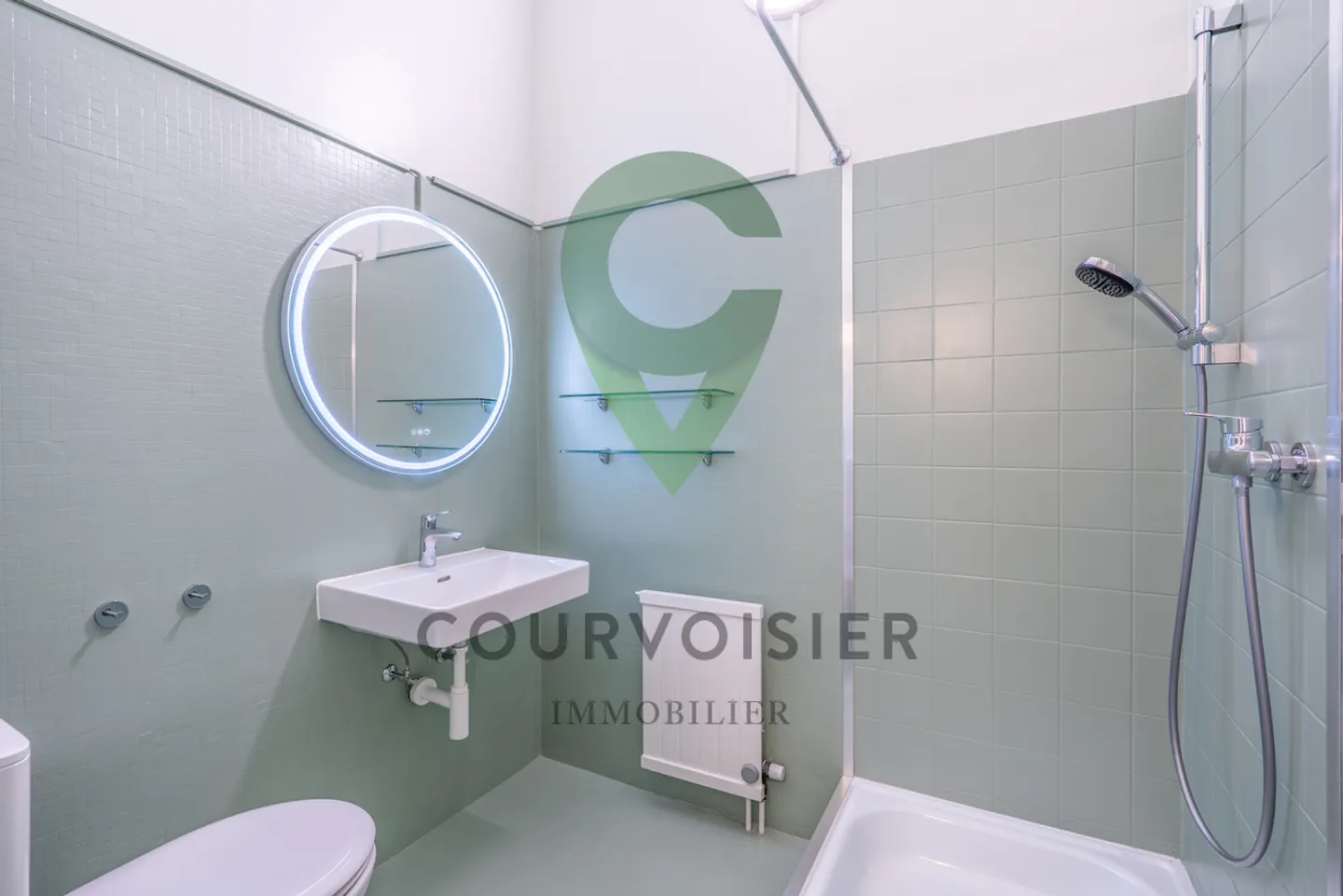 Magnificent renovated gable triplex with garden and pool - Photo 12 of 13