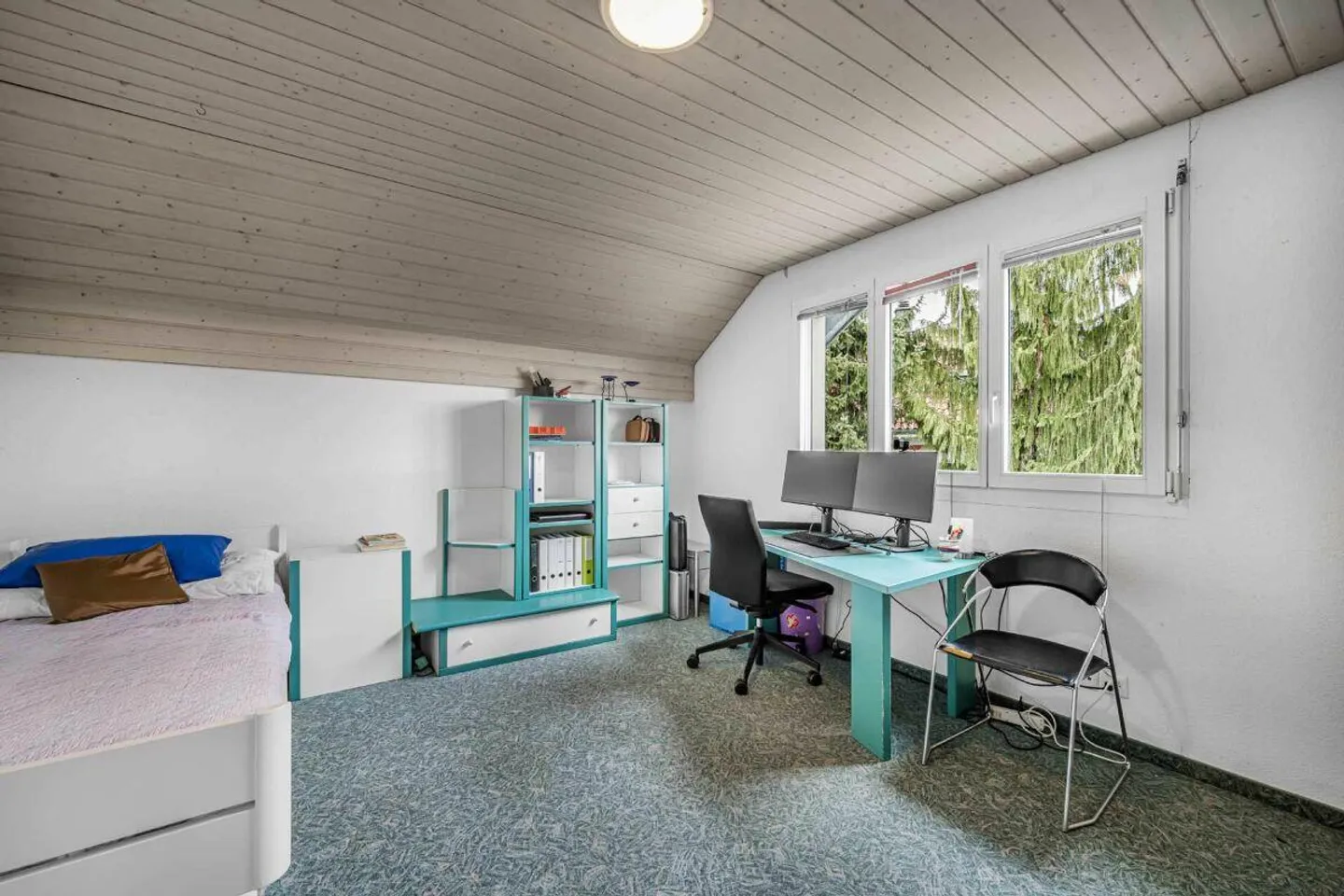 Family-Friendly Detached House - Photo 11 of 15