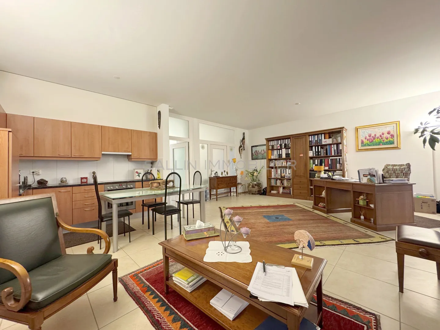 Office 4.5 rooms - Photo 4 of 12