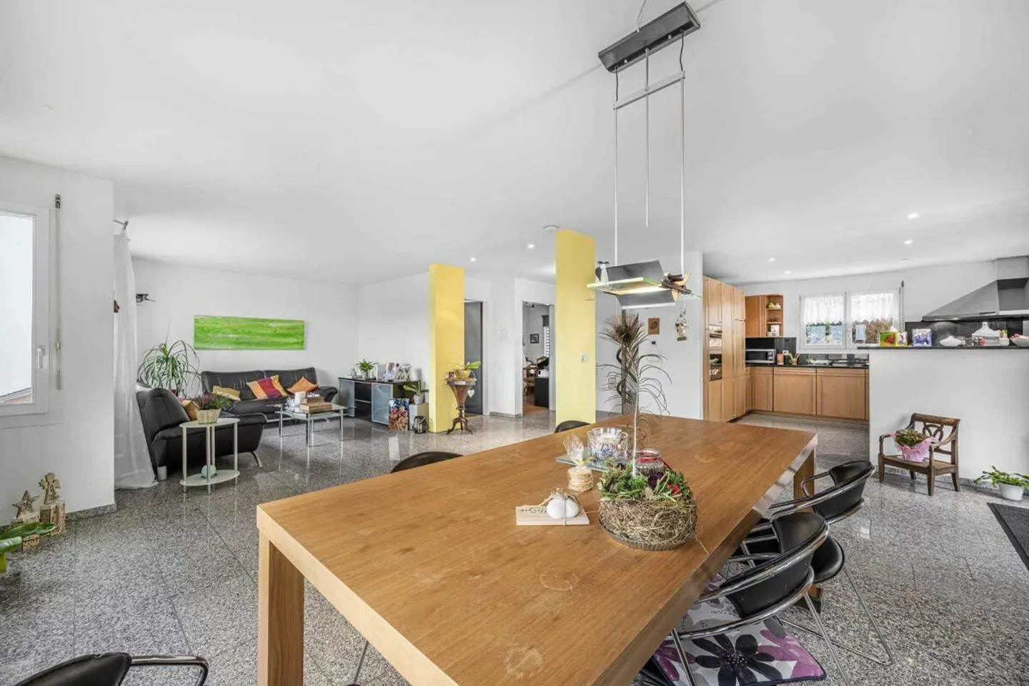 Family-Friendly Detached House - Photo 7 of 15