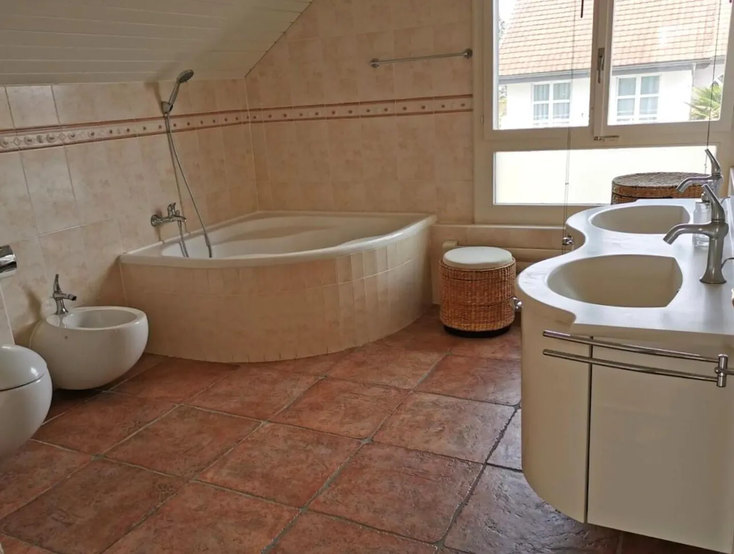 6.5-room detached house with terrace and garden - Photo 8 of 9