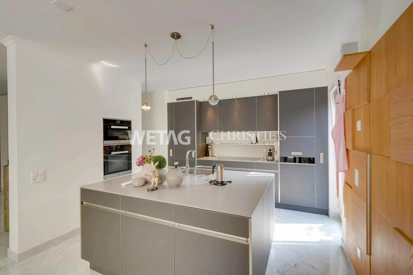 Exklusive & moderne Luxusvilla mit Aussenpool in privilegierter Lag... - Photo 4 of 13