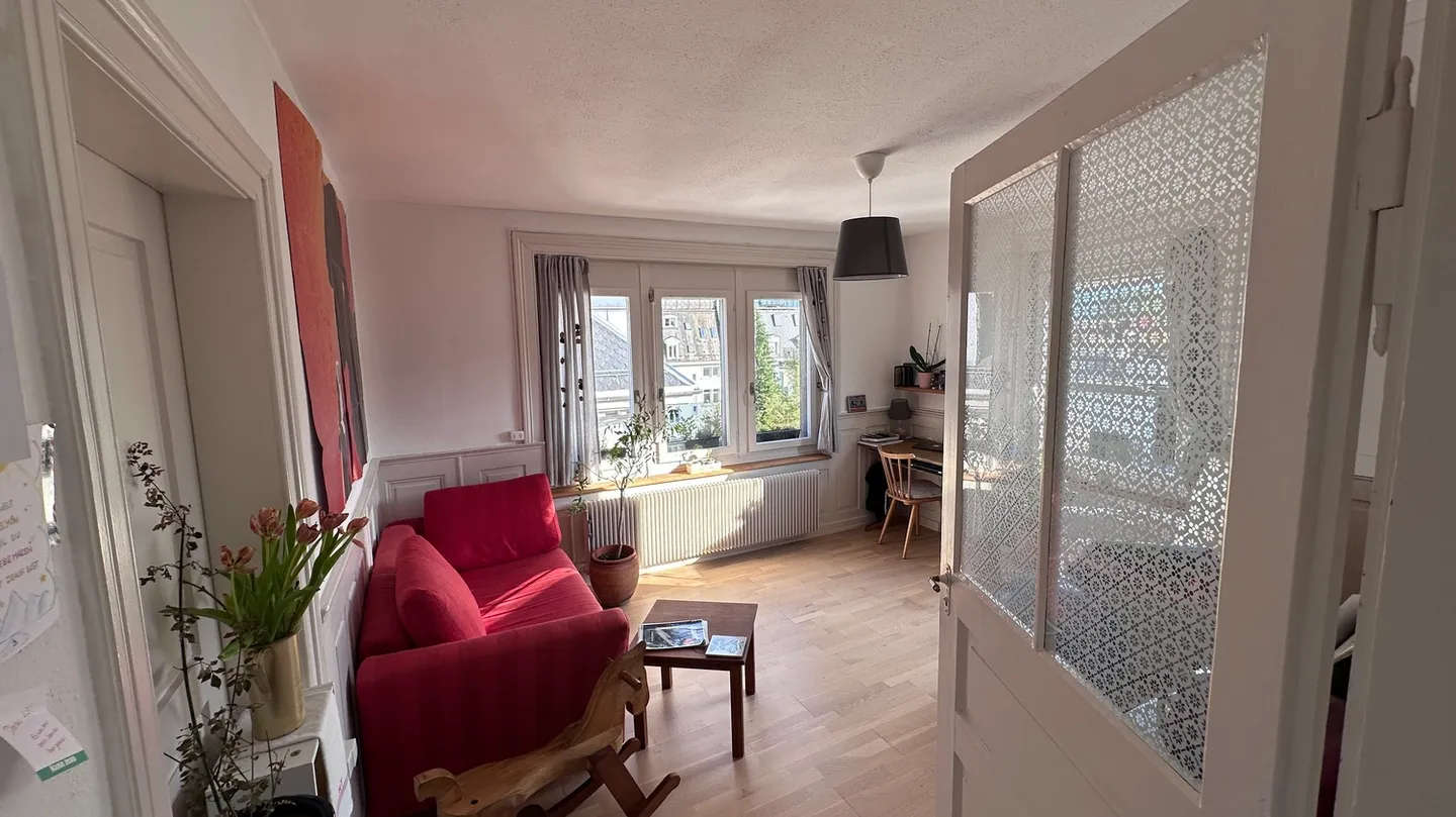 APPARTEMENT 2 PIÈCES À ZURICH - DISTRICT 8 RIESBACH, MEUBLÉ, TEMPORAIRE - Photo 2 sur 9