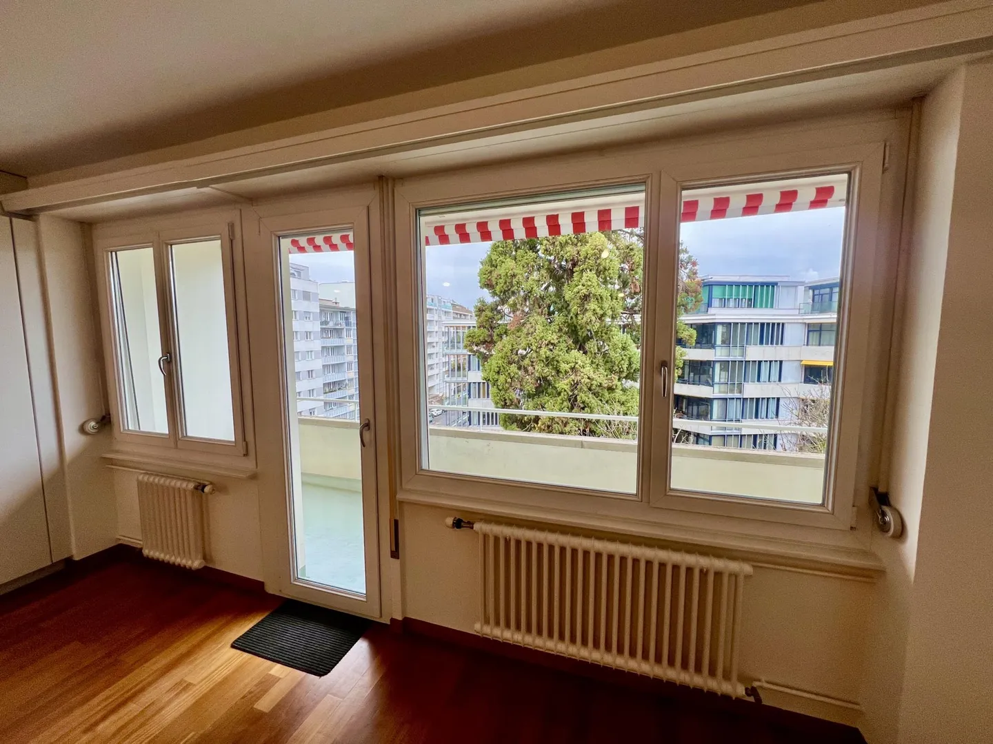 Exclusively in the Center of Geneva: Bright 3.5 Room Apartment - Photo 7 of 14