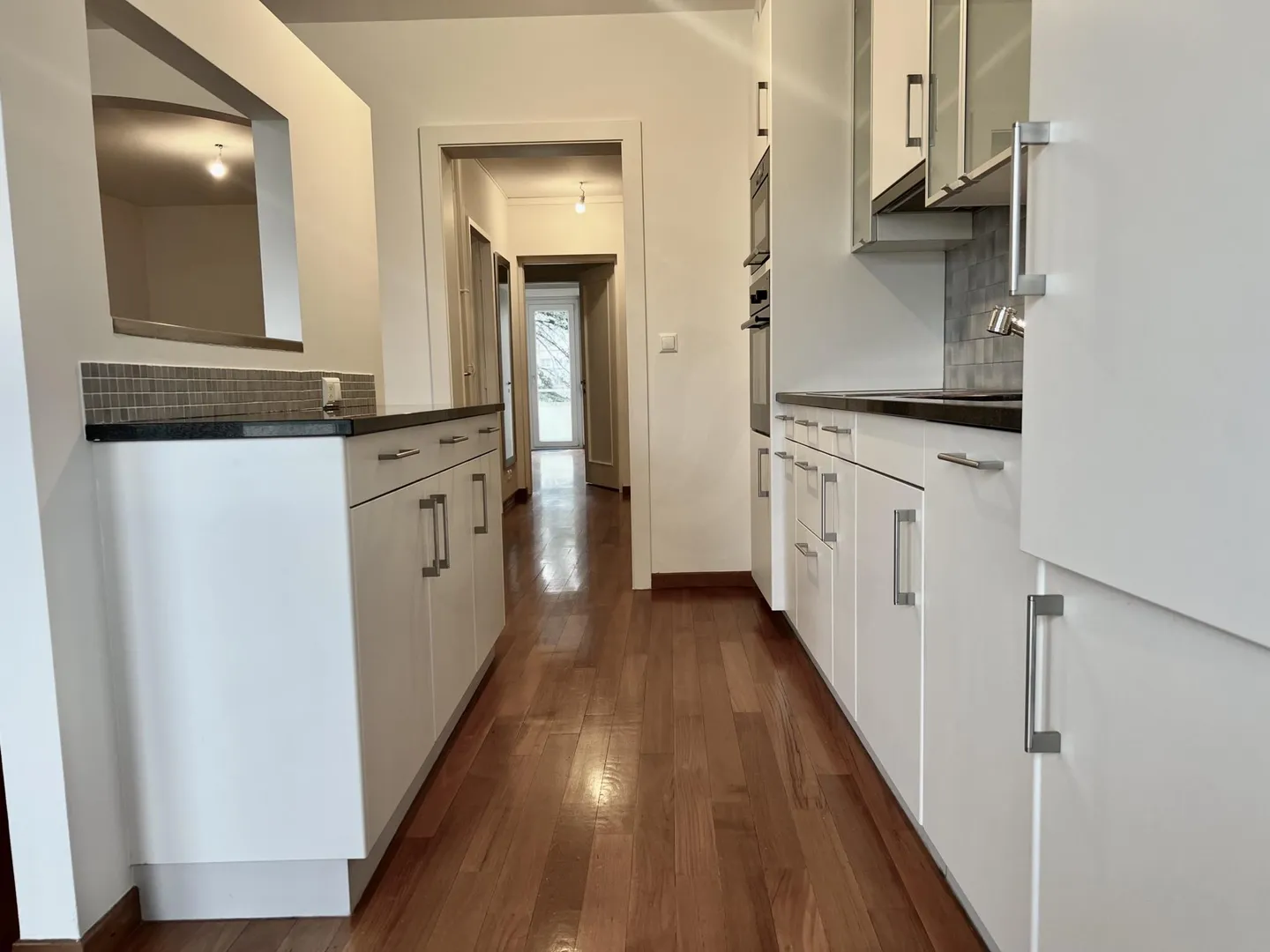 Exclusively in the Center of Geneva: Bright 3.5 Room Apartment - Photo 9 of 14