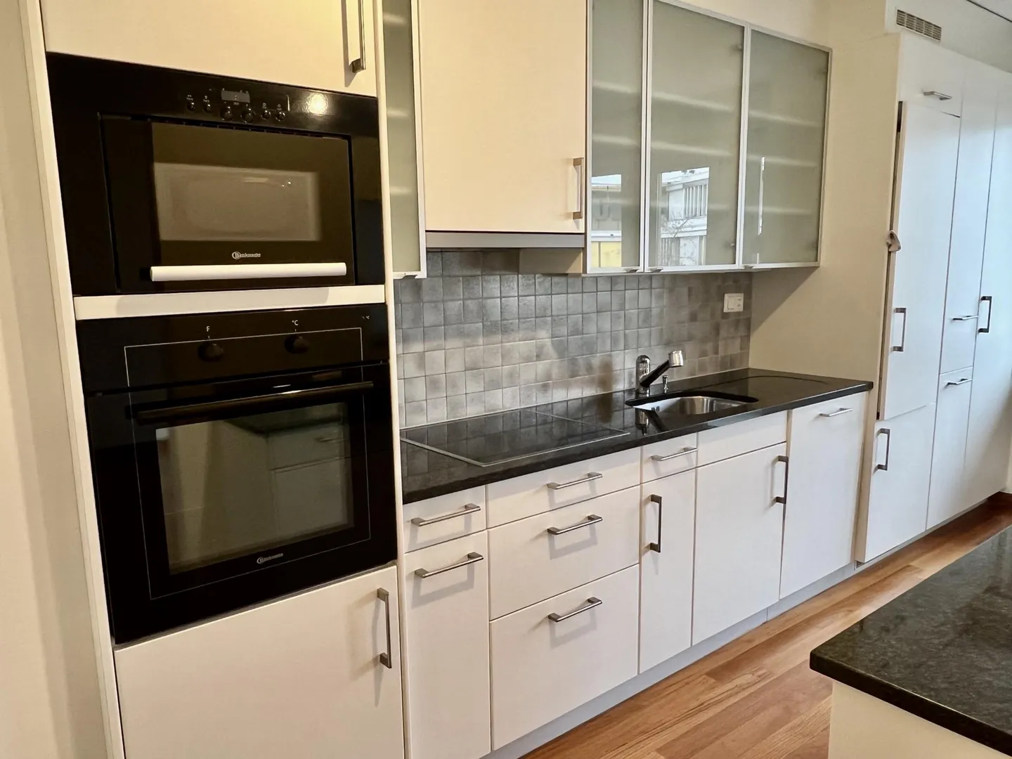 Exclusively in the Center of Geneva: Bright 3.5 Room Apartment - Photo 10 of 14