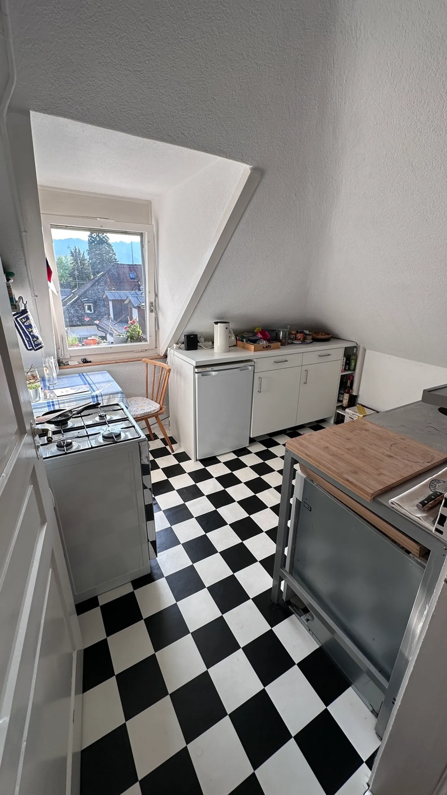 APPARTEMENT 2 PIÈCES À ZURICH - DISTRICT 8 RIESBACH, MEUBLÉ, TEMPORAIRE - Photo 3 sur 9