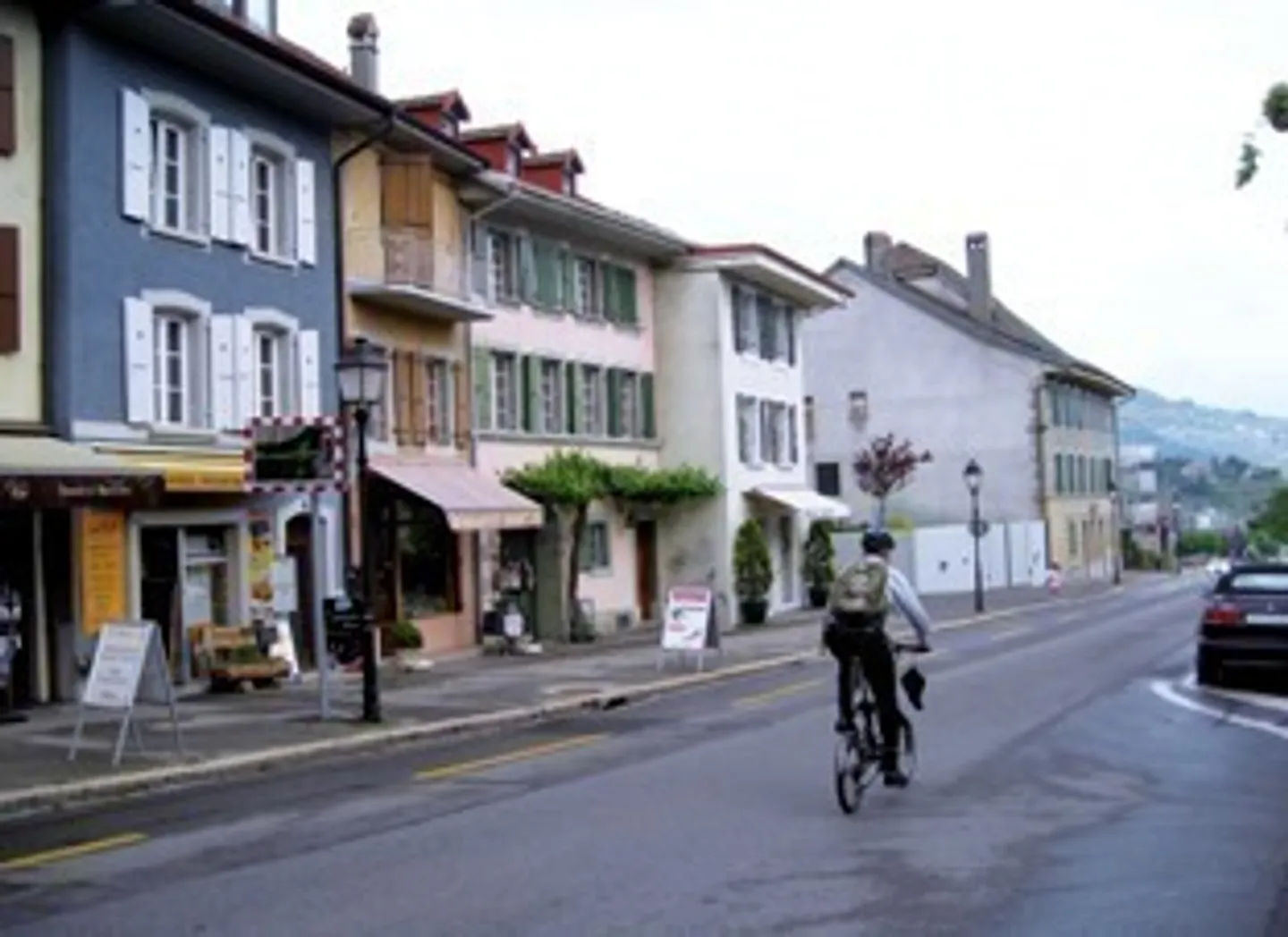 STUDIO IN LAUSANNE - PULLY, FURNISHED - Photo 4 of 5