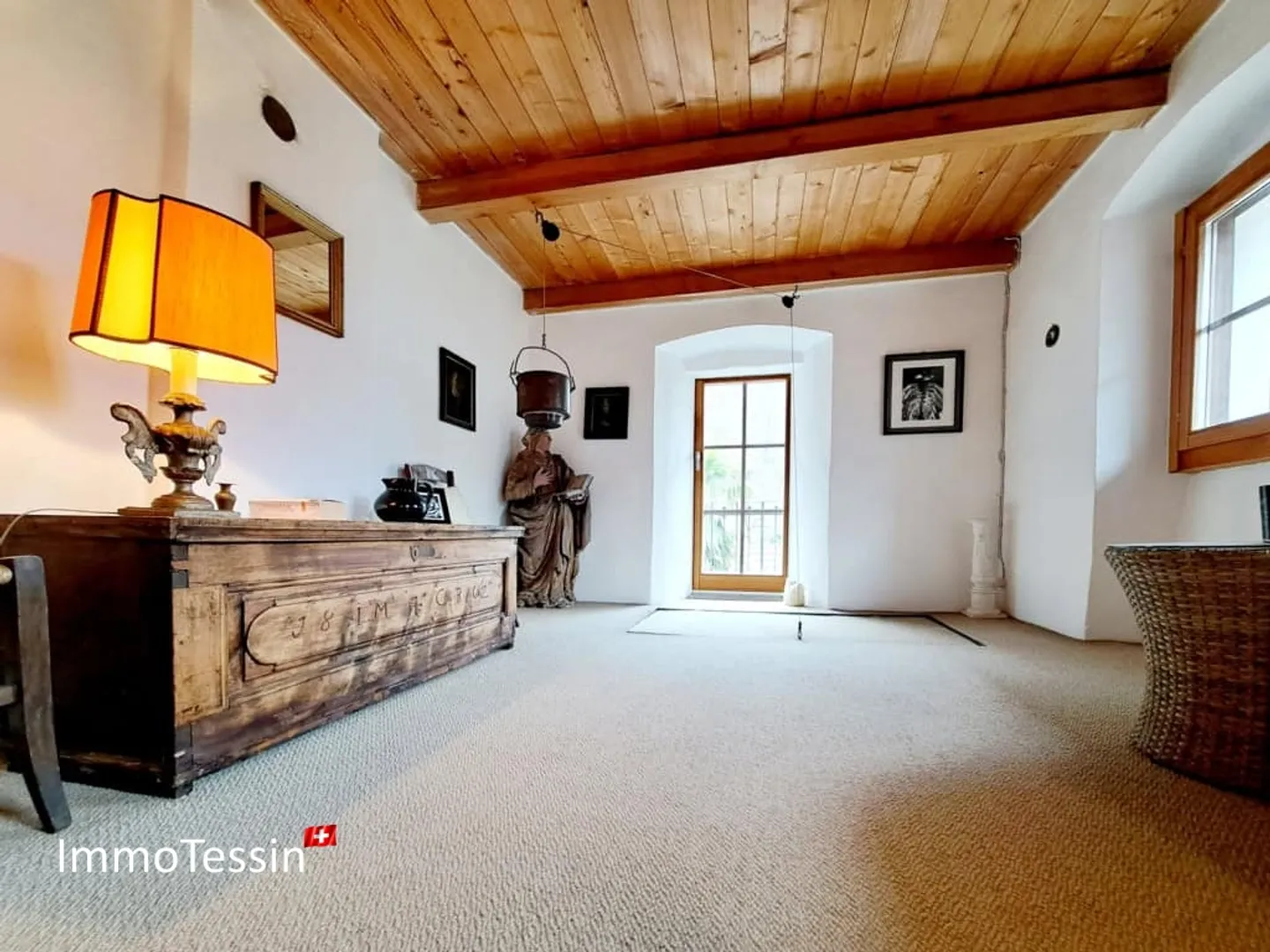 Spacious, renovated and very charming Ticino house that will delight you - Photo 4 of 13