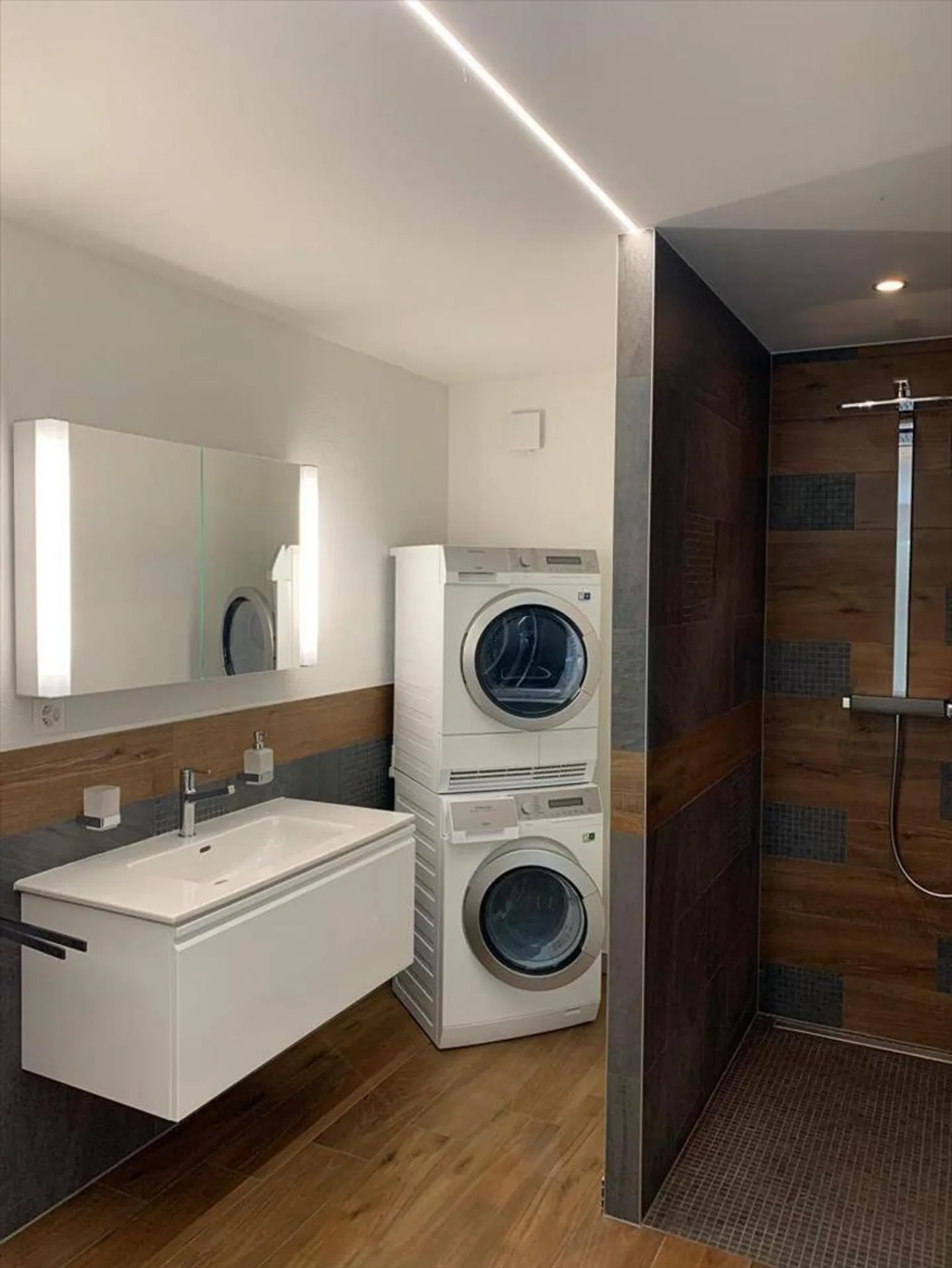 Zu verkaufen: Superbe Wohnung mit 2,5 Zimmern in Saxon - Foto 3 von 6