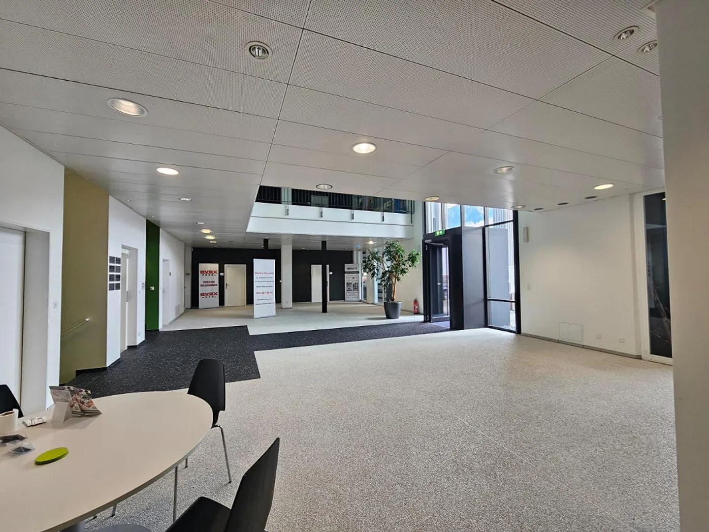 Ufficio luminoso a Sevelen – CHF 600.– incl. NK, ideale per il coworking - Foto 5 di 15