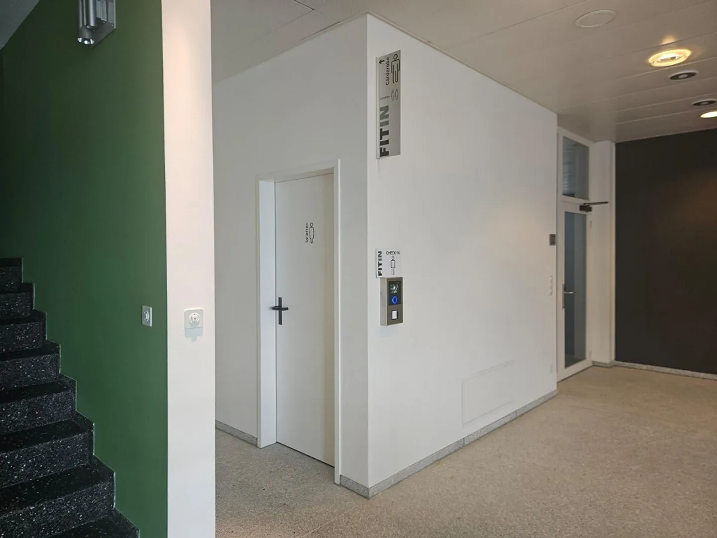 Ufficio luminoso a Sevelen – CHF 600.– incl. NK, ideale per il coworking - Foto 11 di 15