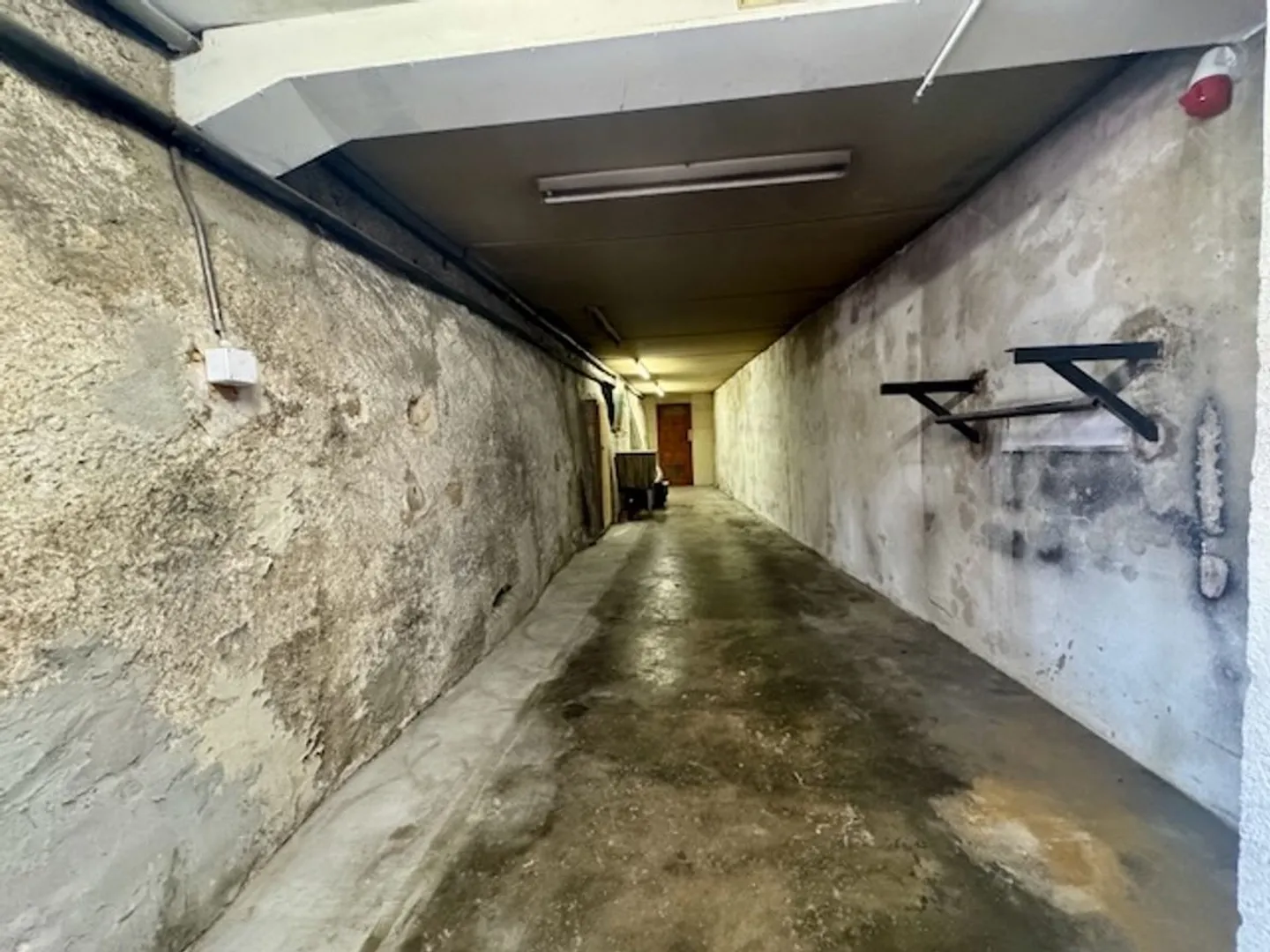 For rent - Commercial space with storage - Photo 6 of 10