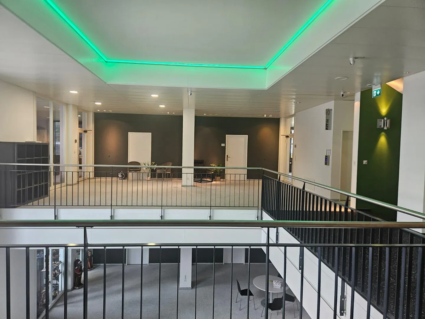 Ufficio luminoso a Sevelen – CHF 600.– incl. NK, ideale per il coworking - Foto 12 di 15