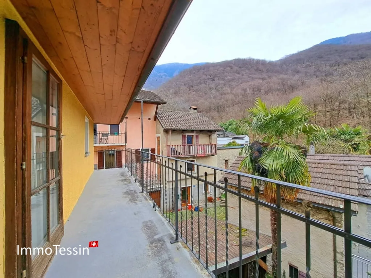 Spacious, renovated and very charming Ticino house that will delight you - Photo 11 of 13
