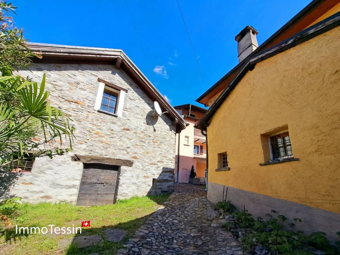 Spacious, renovated and very charming Ticino house that will delight you - Photo 13 of 13