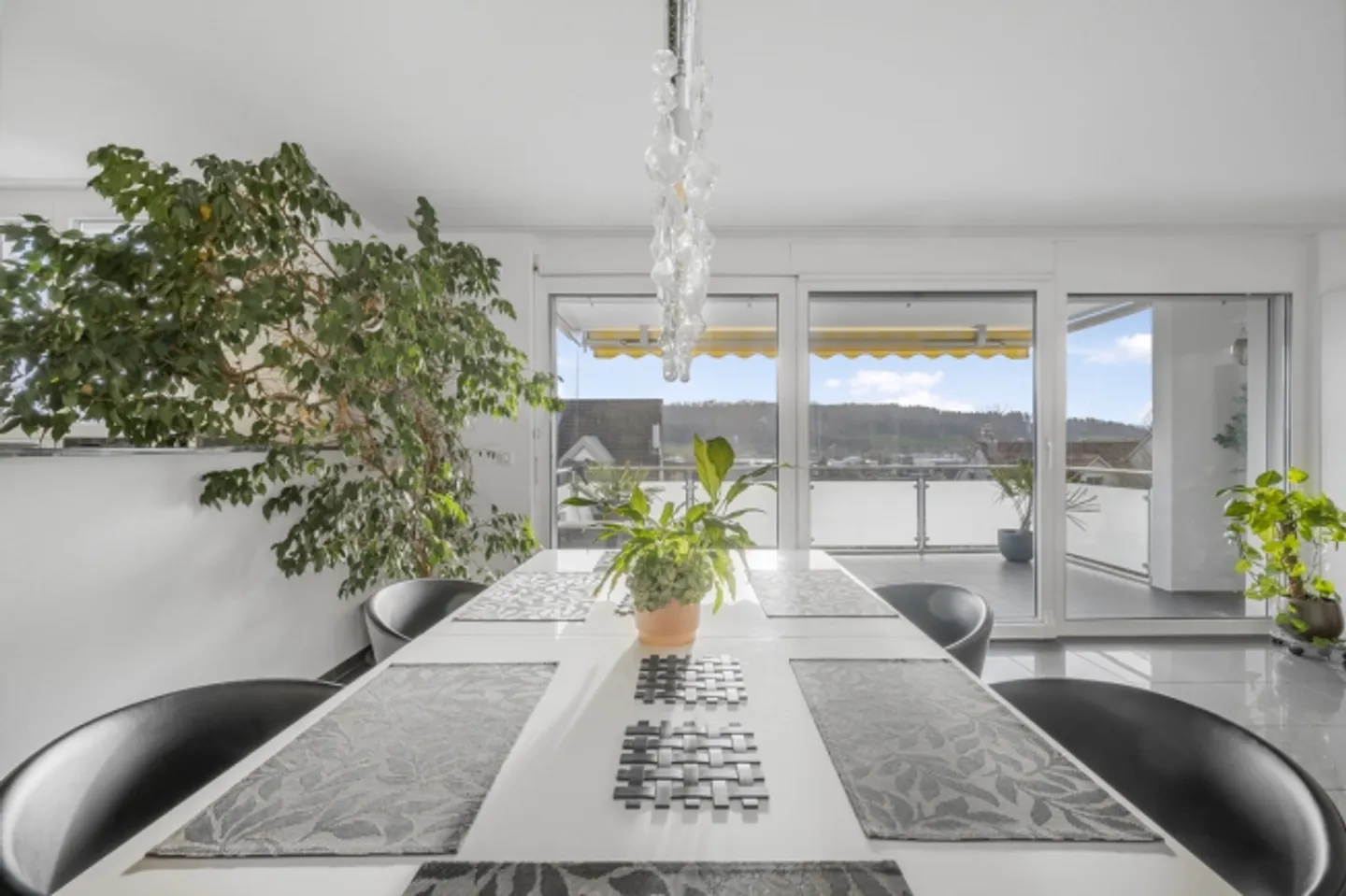Vivere elegante in un ambiente tranquillo con vantaggi fiscali - Foto 3 di 8
