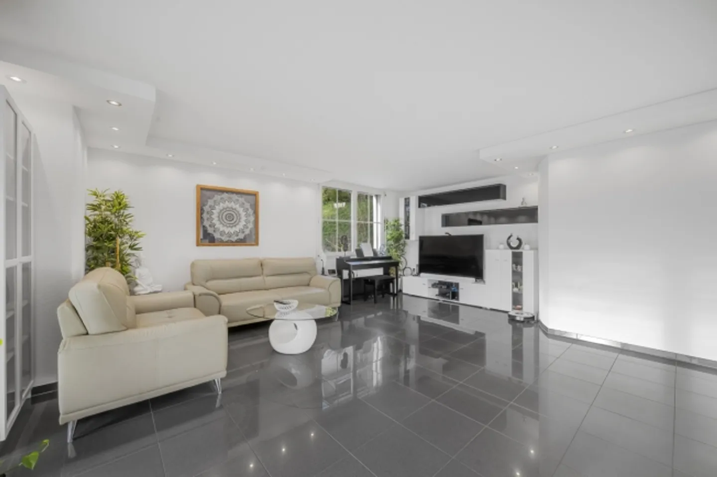 Vivere elegante in un ambiente tranquillo con vantaggi fiscali - Foto 4 di 8