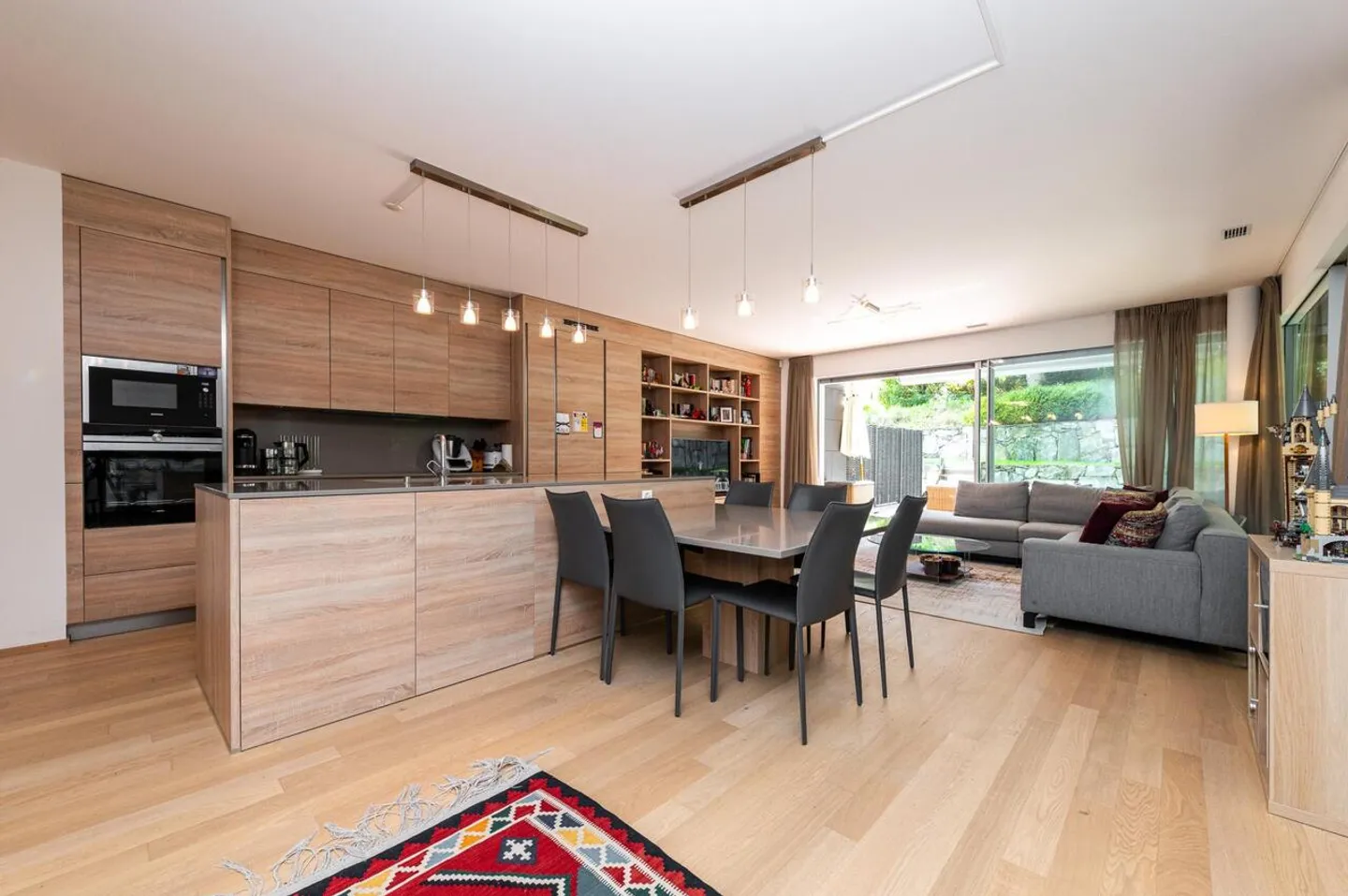 Rara opportunità - Superbo appartamento 5.5 locali al piano giardino, che unisce tranquillità e centralità - Foto 4 di 13