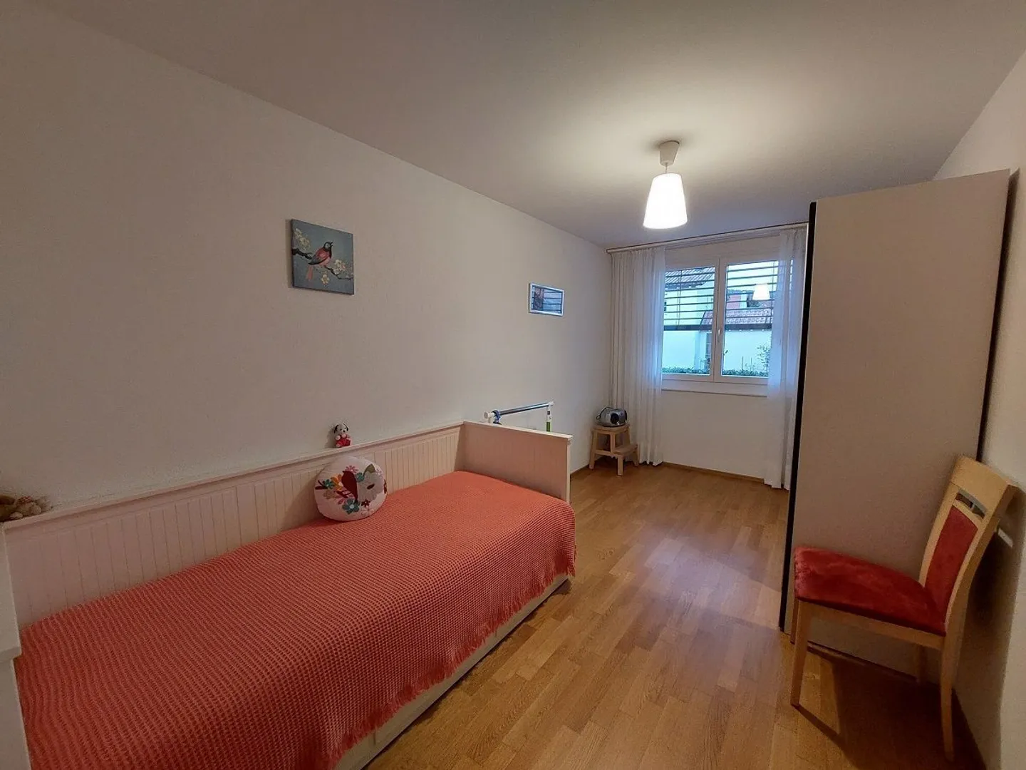 Helles 4,5-Zimmer-Apartment mit Terrasse und Parkplatz - Foto 5 von 7