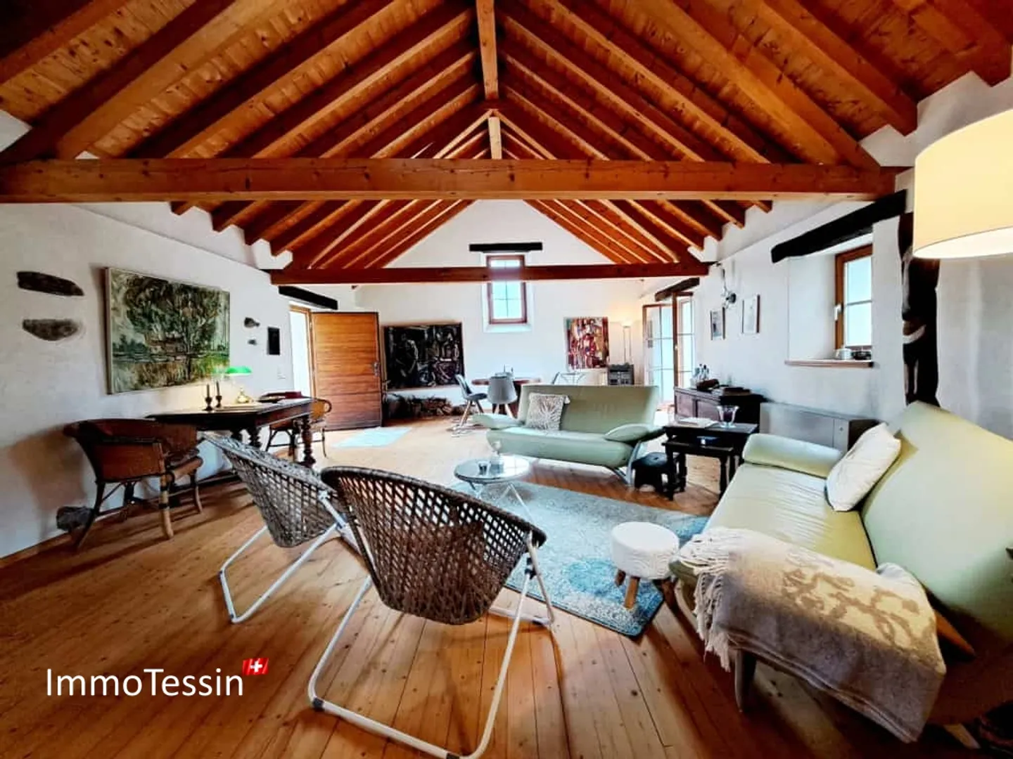 Spacious, renovated and very charming Ticino house with a separate Rustico that will delight you - Photo 2 of 13