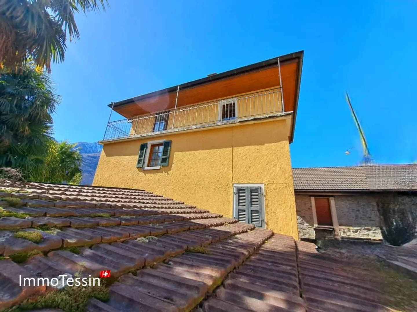 Spacious, renovated and very charming Ticino house with a separate Rustico that will delight you - Photo 3 of 13