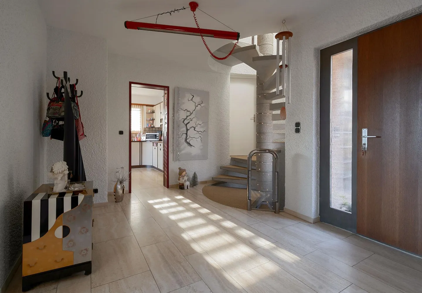 Maison individuelle de 5,5 pièces avec garage, dans un bel emplacement en pente - Photo 6 sur 10