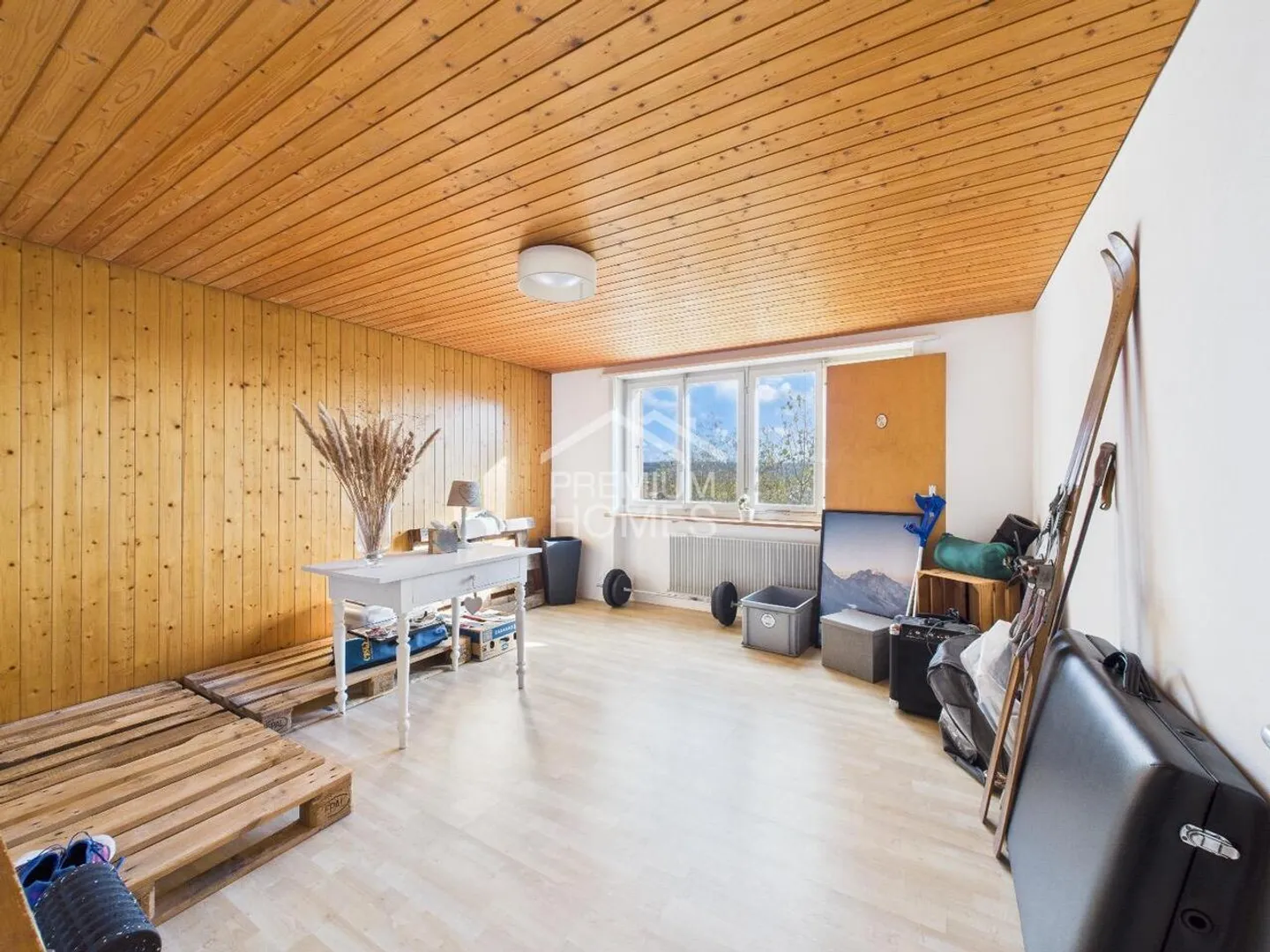 Scenic Living!! - Photo 8 of 10