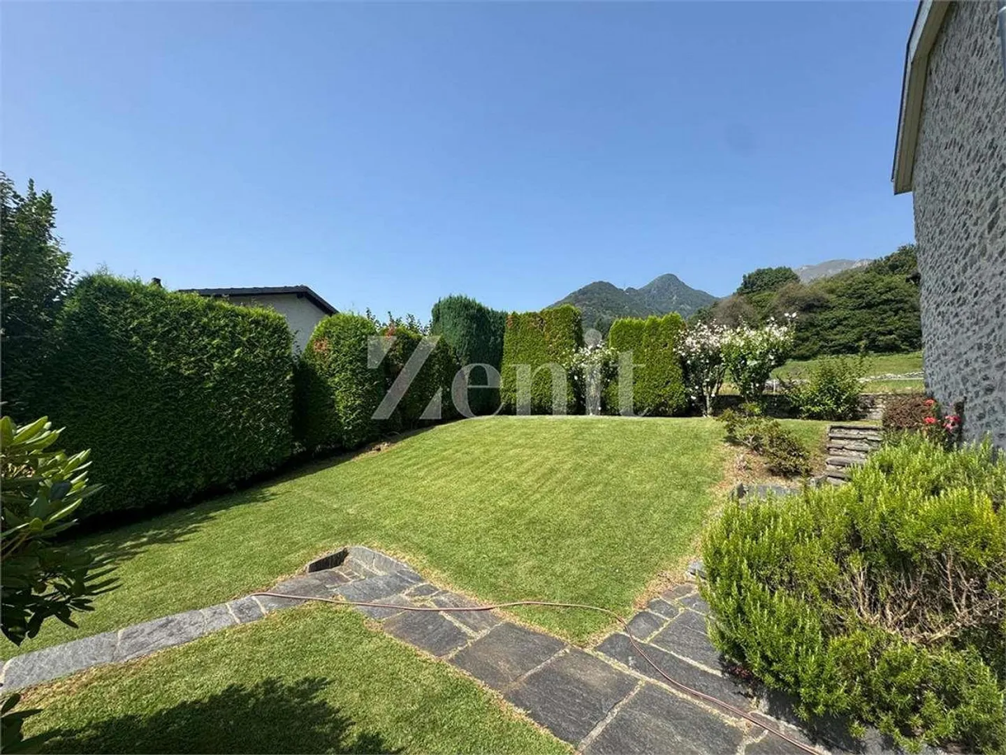 Brione sopra Minusio maison indépendante avec piscine et vue panoramique - Photo 2 sur 13