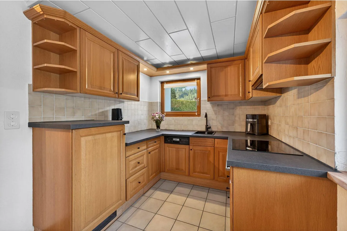 Cozy Second Home with Views of Gotschna and Madrisa - Photo 3 of 12