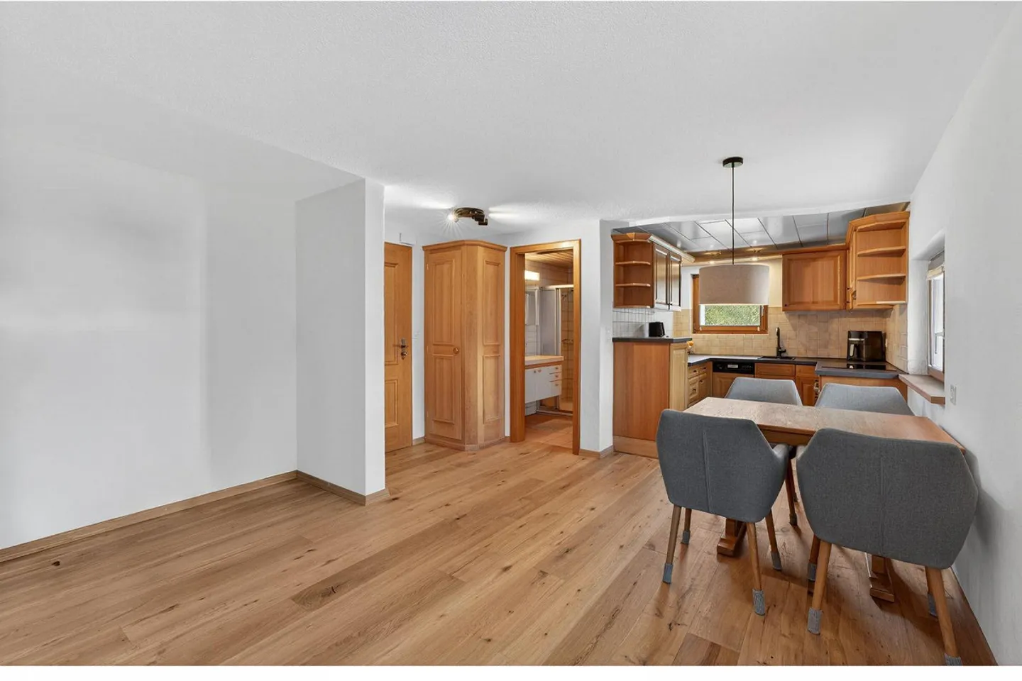 Cozy Second Home with Views of Gotschna and Madrisa - Photo 5 of 12