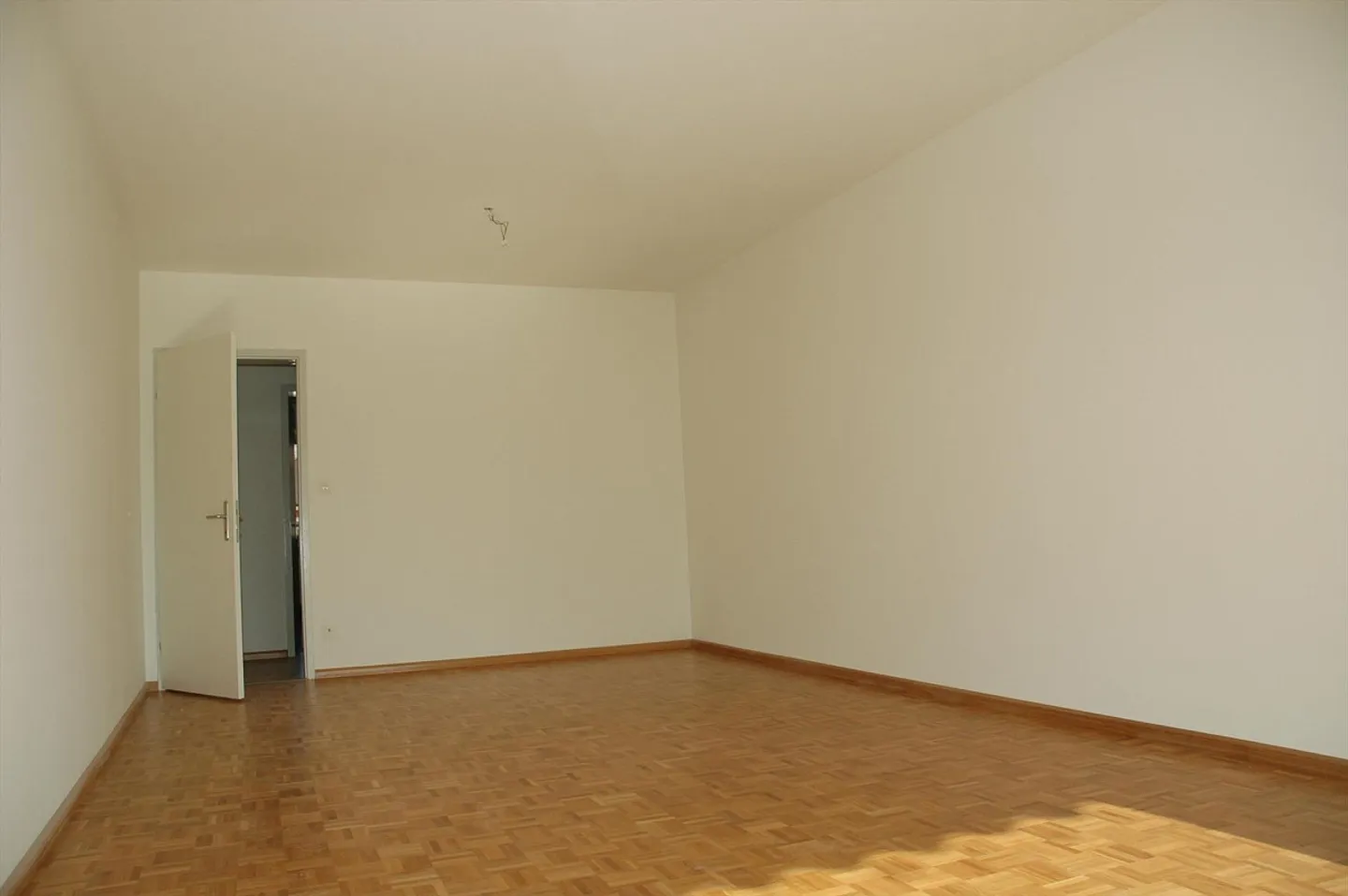 Cozy 3-Room Apartment in Central Location - Photo 5 of 6