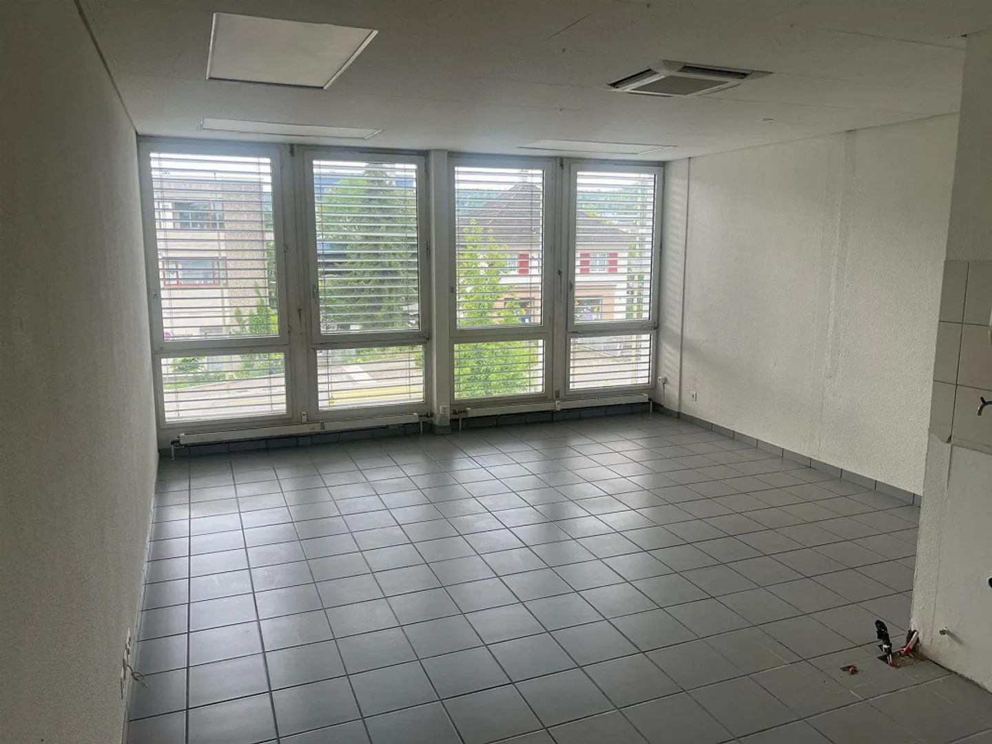 Commercial space for rent in the heart of Füllinsdorf - Photo 4 of 6