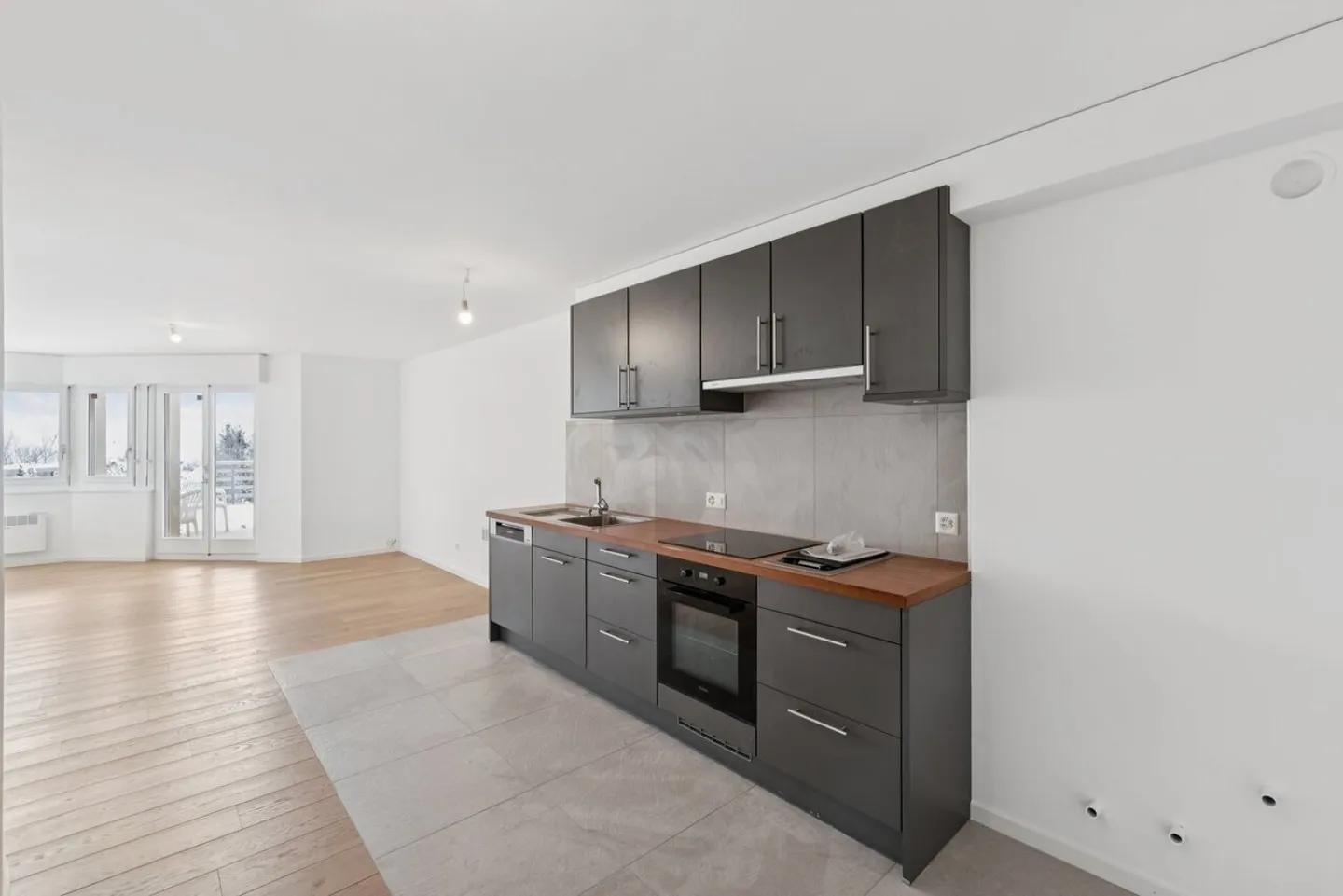 Charmante 2-Zimmer-Wohnung mit Garten und Seeblick - Foto 2 von 11