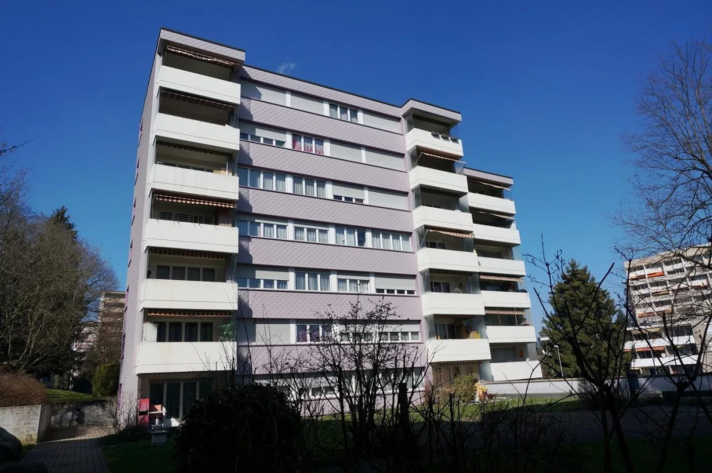 Appartement 3.5 pièces près du centre commercial - Photo 1 sur 8