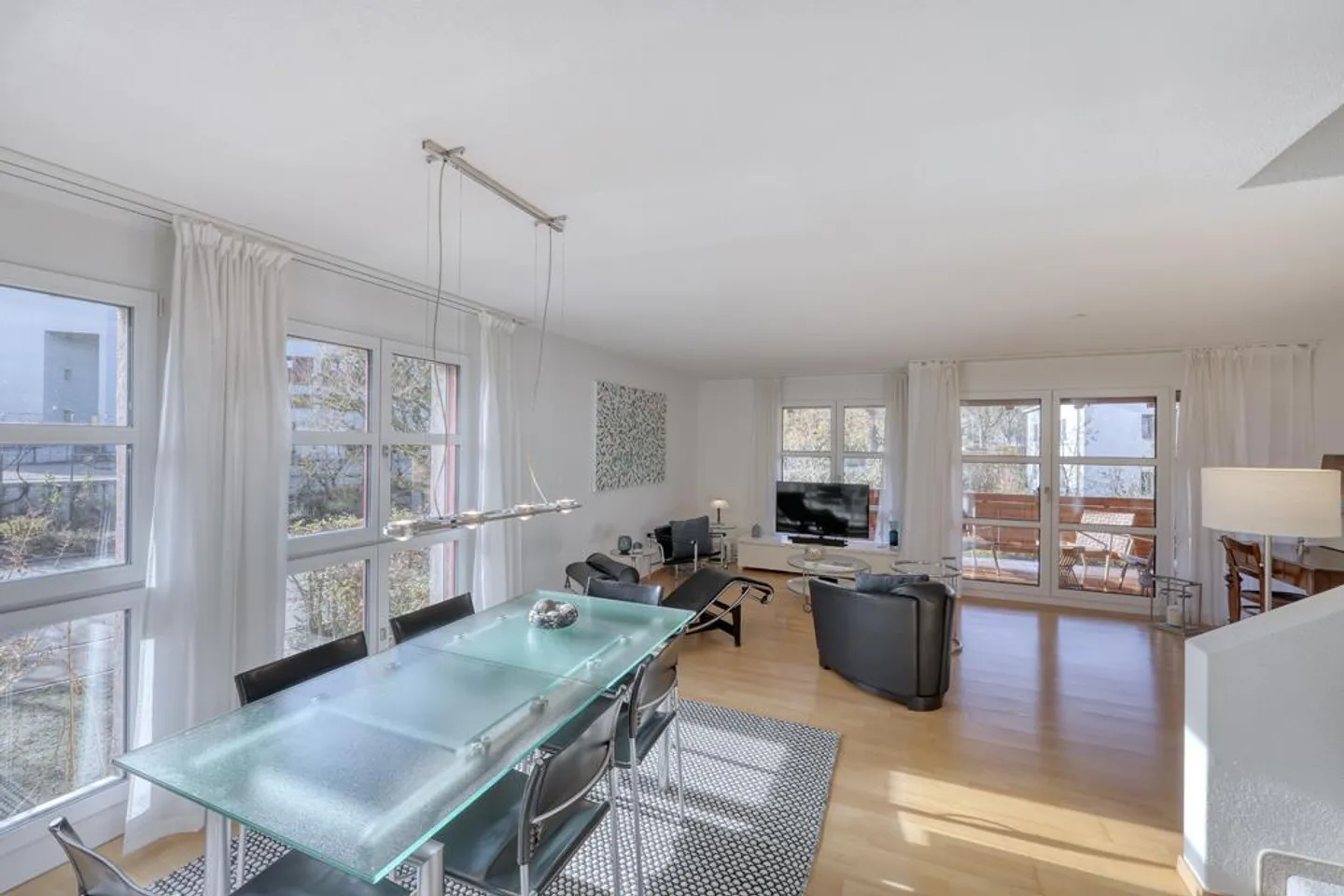 Light-Filled Maisonette Apartment - Photo 2 of 15