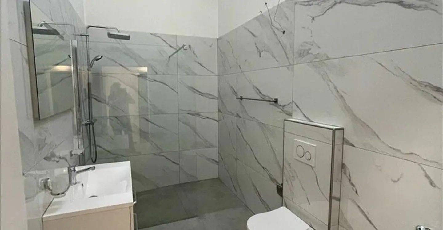 Appartamento Moderno con Terrazza - Foto 5 di 6