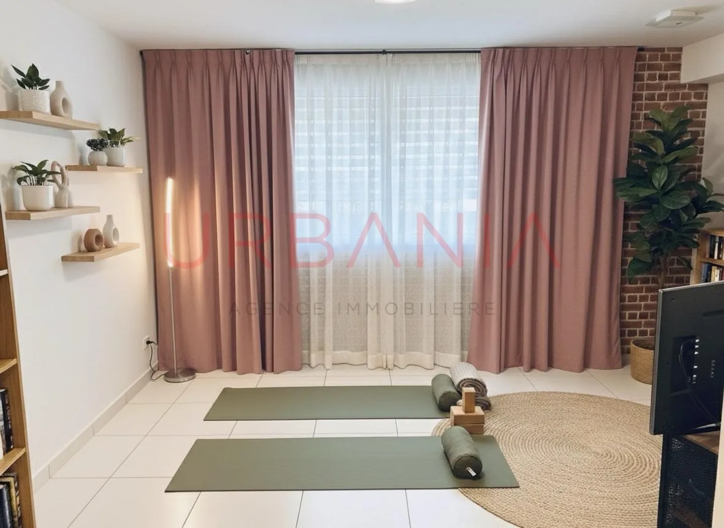 Angrenzende Villa mit 6 Zimmern, darunter 4 Schlafzimmer - 157 m² Wohnfläche - Foto 11 von 13