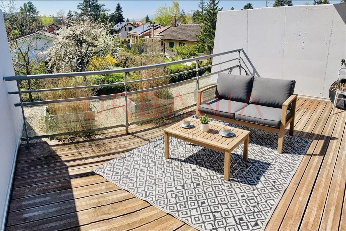 Angrenzende Villa mit 6 Zimmern, darunter 4 Schlafzimmer - 157 m² Wohnfläche - Foto 4 von 13