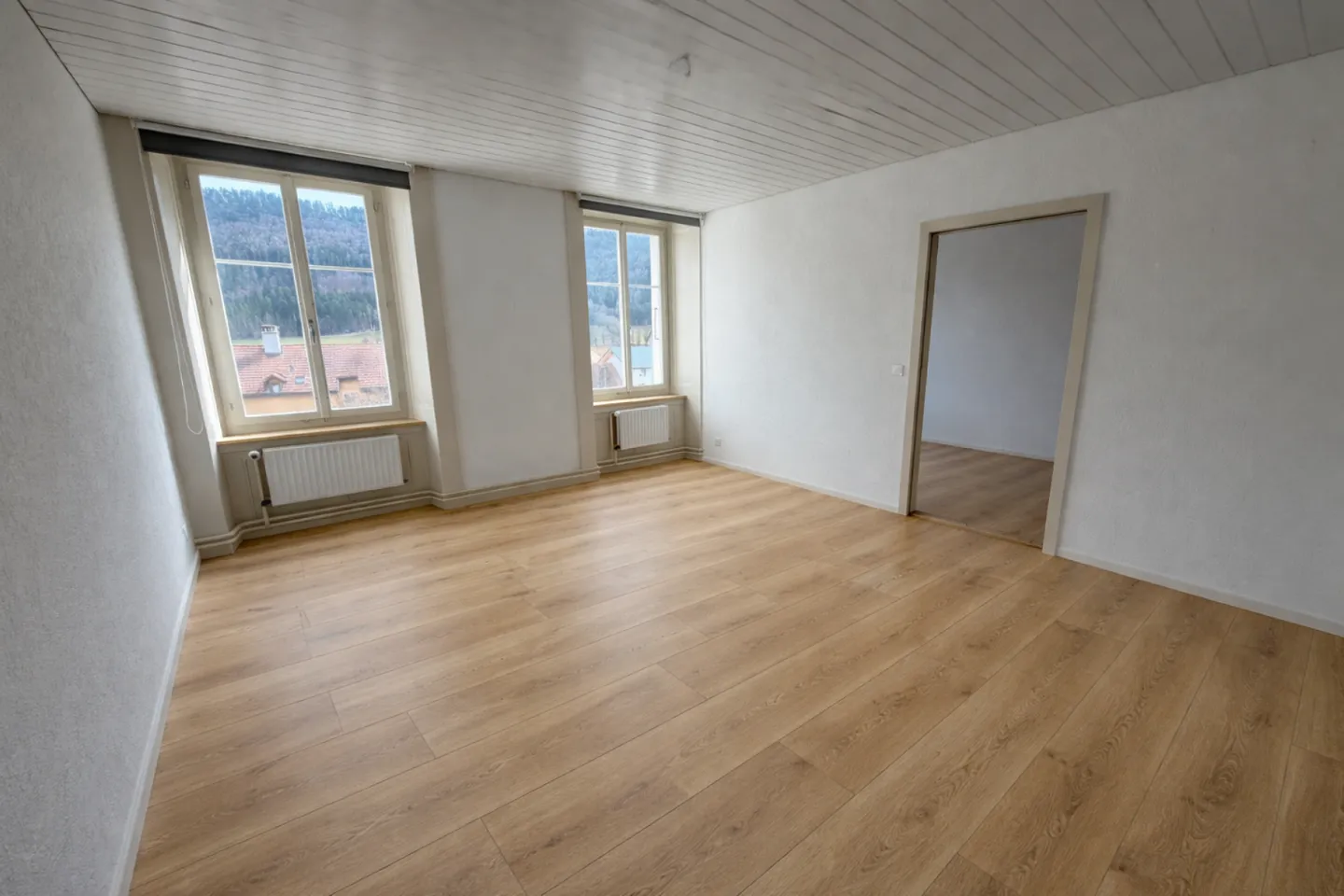 St-Imier, appartement lumineux de 2,5 pièces au 1er étage - Photo 4 sur 9